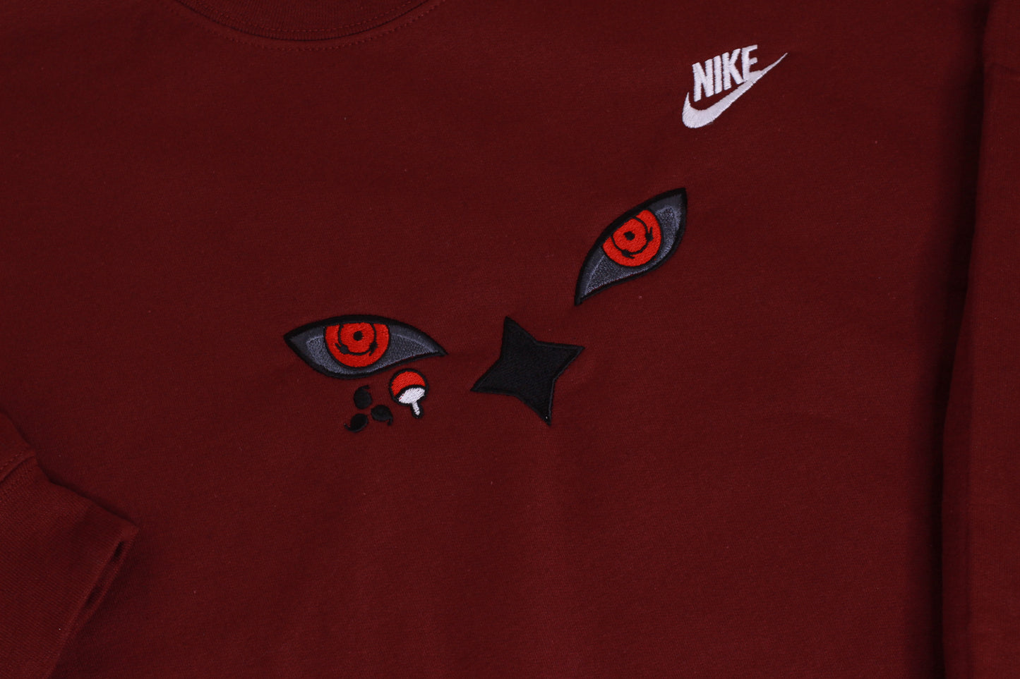 Sasuke Eyes Embroidered (Sweatshirt)